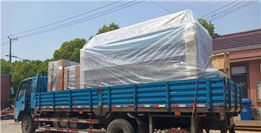 百強洗脫機、折疊機等洗滌設備再次發(fā)貨江西