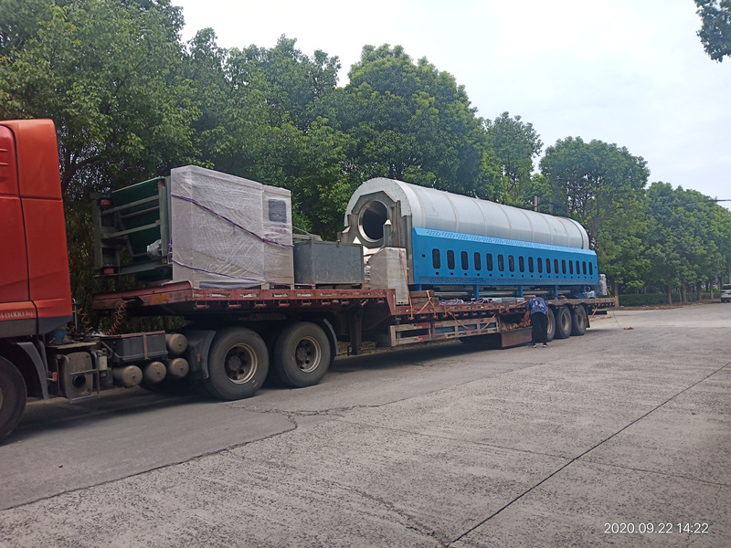 百?gòu)?qiáng)洗滌龍高速燙平機(jī)等設(shè)備發(fā)往北京